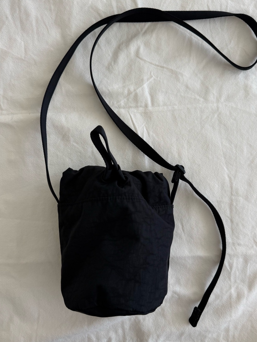 BAGGU Mini Nylon Bucket Bag LIKE NEW - Picture 3 of 9
